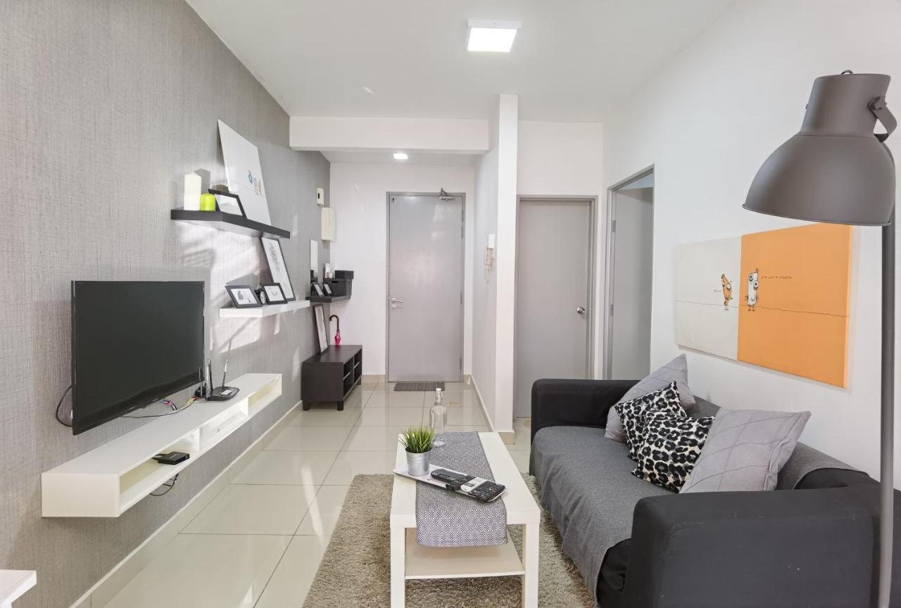 2 Bedroom Apartment - Mycribkl Neocyber Сайберджая Экстерьер фото