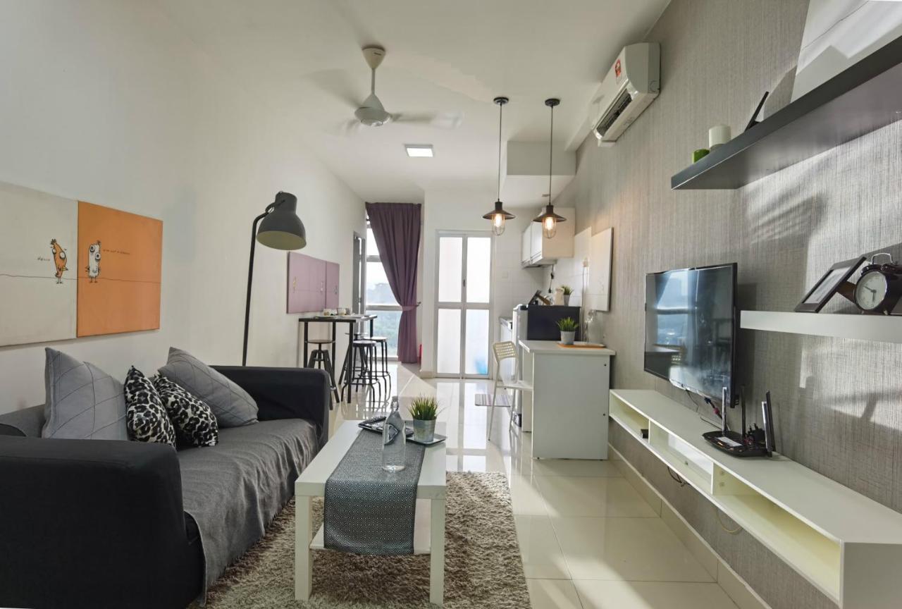 2 Bedroom Apartment - Mycribkl Neocyber Сайберджая Экстерьер фото