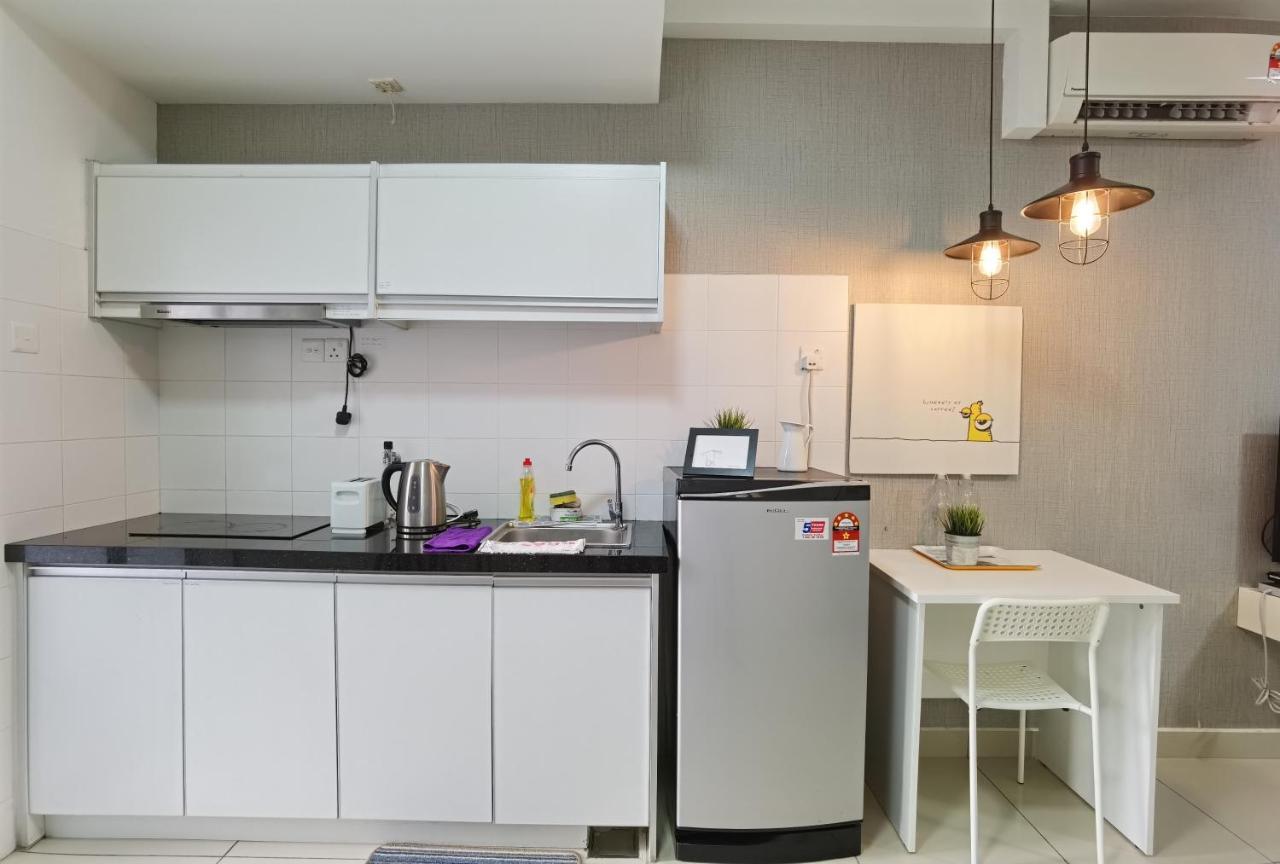 2 Bedroom Apartment - Mycribkl Neocyber Сайберджая Экстерьер фото